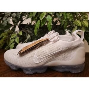 Nike Womens Air VaporMax 2021 Flyknit Running Sneakers White DJ9975-001 Size 5.5